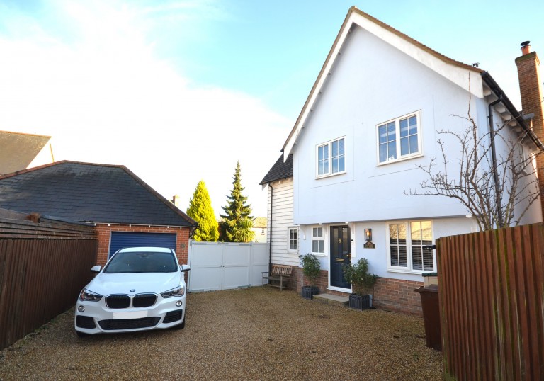 View Full Details for Hedgerows, Stanway, Colchester - EAID:90ef3fe195d2b9a04aee647f2129548d, BID:1